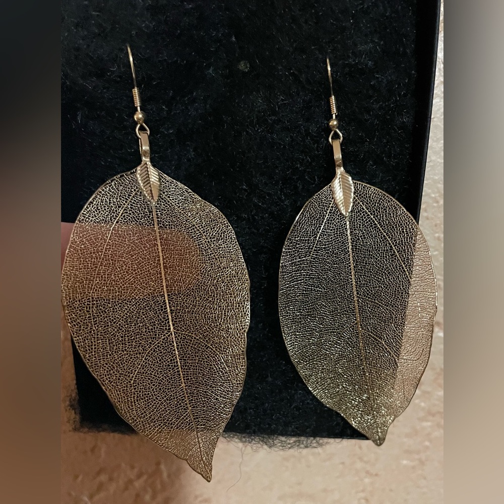 Beautiful gold leaf earrings